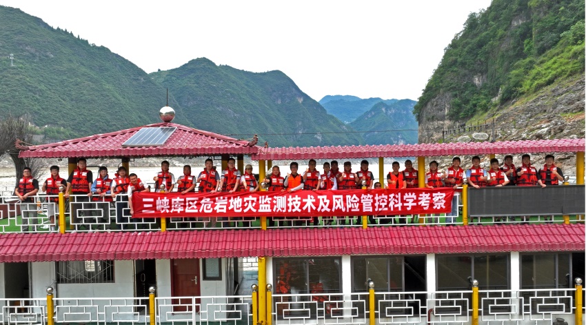 图片2.jpg 图片2.jpg